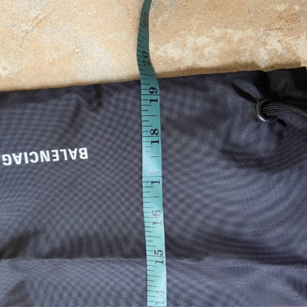 Balenciaga gym bag - Picture 10 of 12